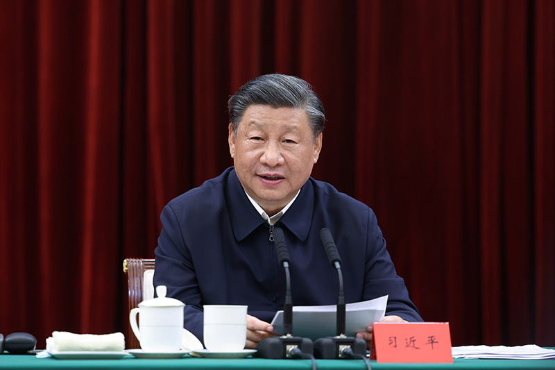 2023年10月12日下午，中共中央總書(shū)記、國家主席、中央軍委主席習近平在江西省南昌市主持召開(kāi)進(jìn)一步推動(dòng)長(cháng)江經(jīng)濟帶高質(zhì)量發(fā)展座談會(huì )并發(fā)表重要講話(huà)。新華社記者 鞠鵬 攝