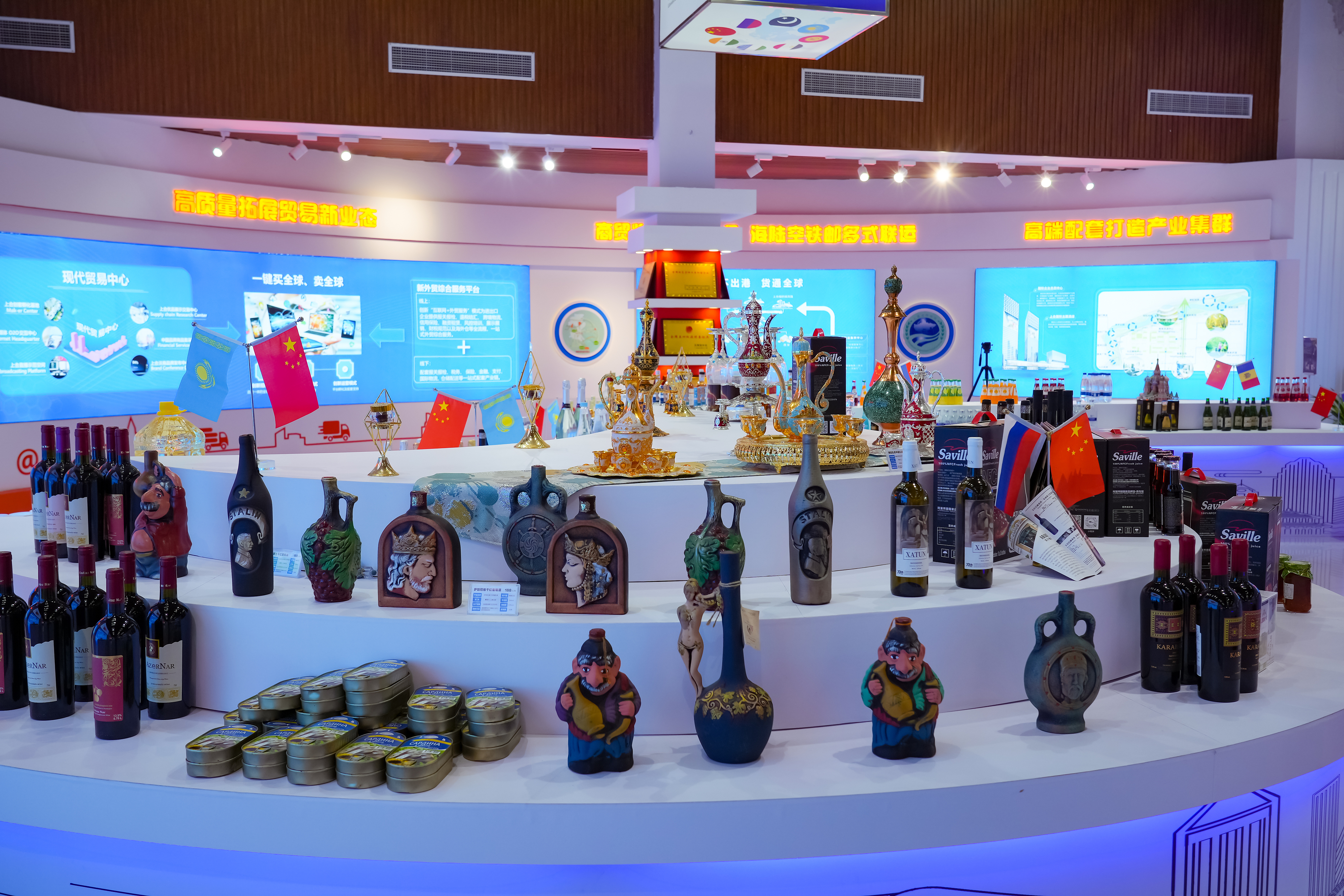 2022年10月19日，青島，上合示范區展出的上合國家特色商品。